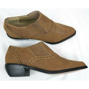 DINGO Western Pointed Toe Leather Ankle Boot